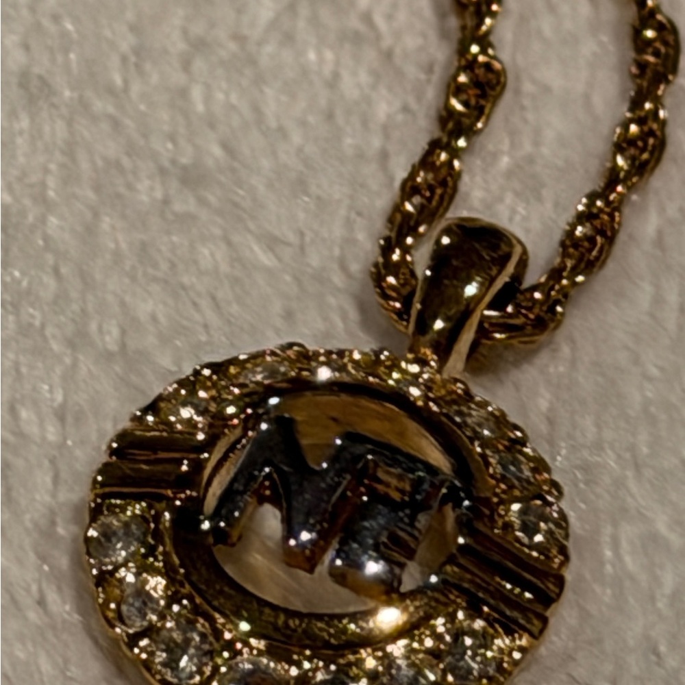 Nina Ricci NR Logo Gold Tone Rhinestone Pendant Necklace Designer Jewelry